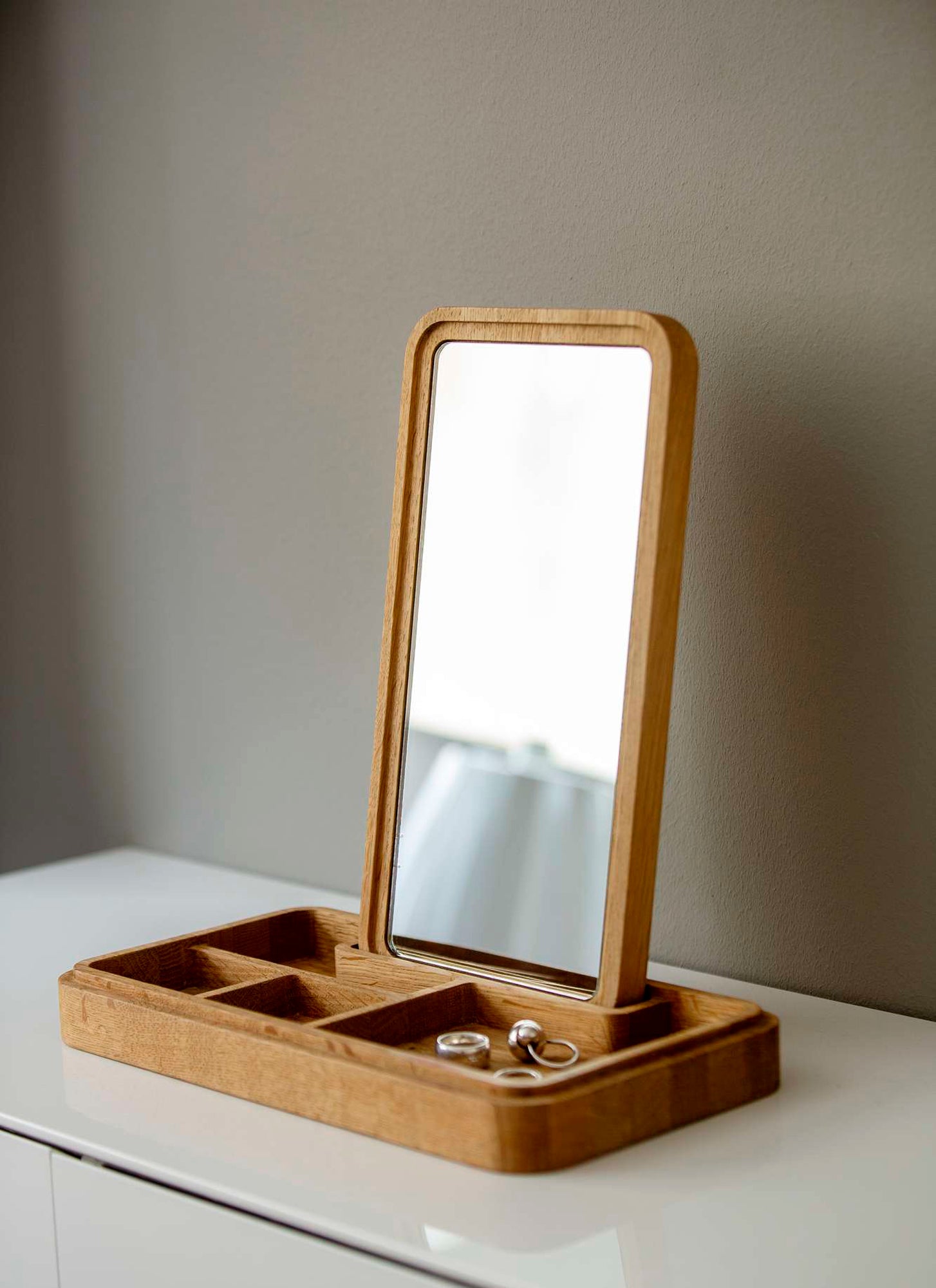 Mirror Box (eg)